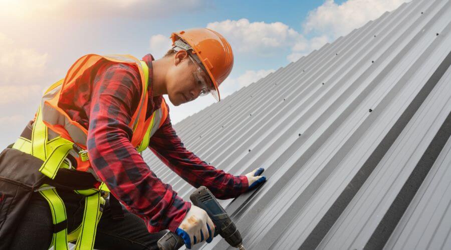 Professional Emergency Roof Repairs services in Mentcle, PA