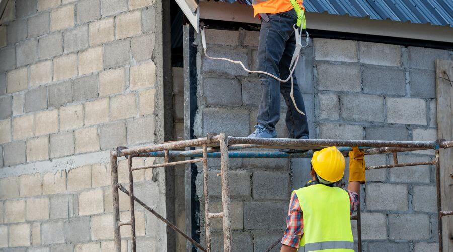 Expert Emergency Roof Repairs services in Mentcle, PA